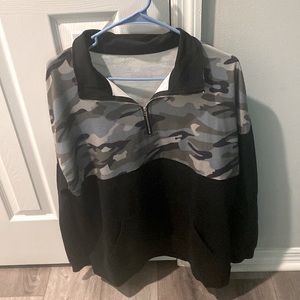 Sweatshirt camouflage print